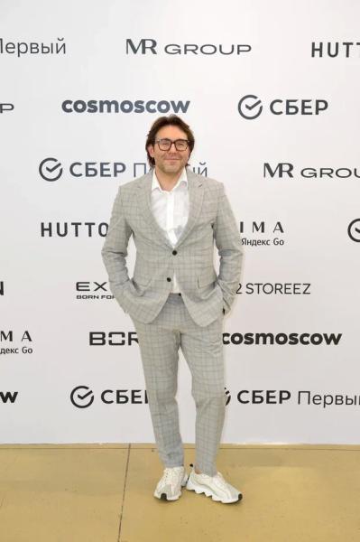 В Москве открылась ярмарка современного искусства Cosmoscow