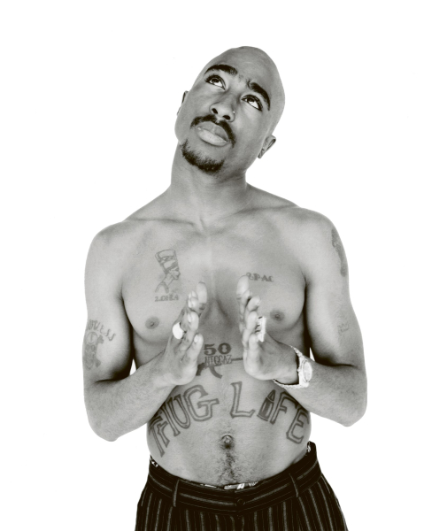 В книге &laquo;Tupac: The Legend&raquo; впервые публикуются редкие фото Тупака Шакура