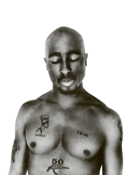 В книге &laquo;Tupac: The Legend&raquo; впервые публикуются редкие фото Тупака Шакура