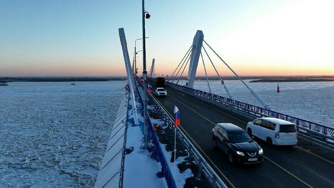 В Благовещенске пустили движение по новому мосту через Зею